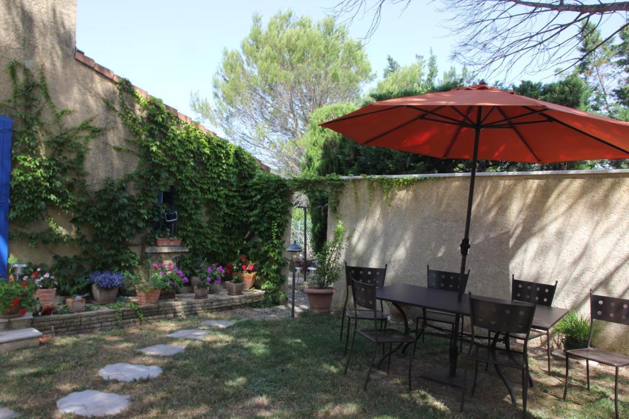 Entre Avignon Et Pont Du Gard Rochefort-du-Gard Quarto foto