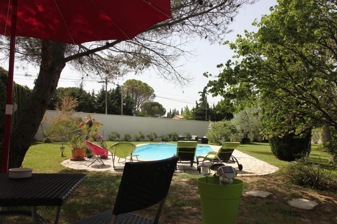Entre Avignon Et Pont Du Gard Rochefort-du-Gard Quarto foto